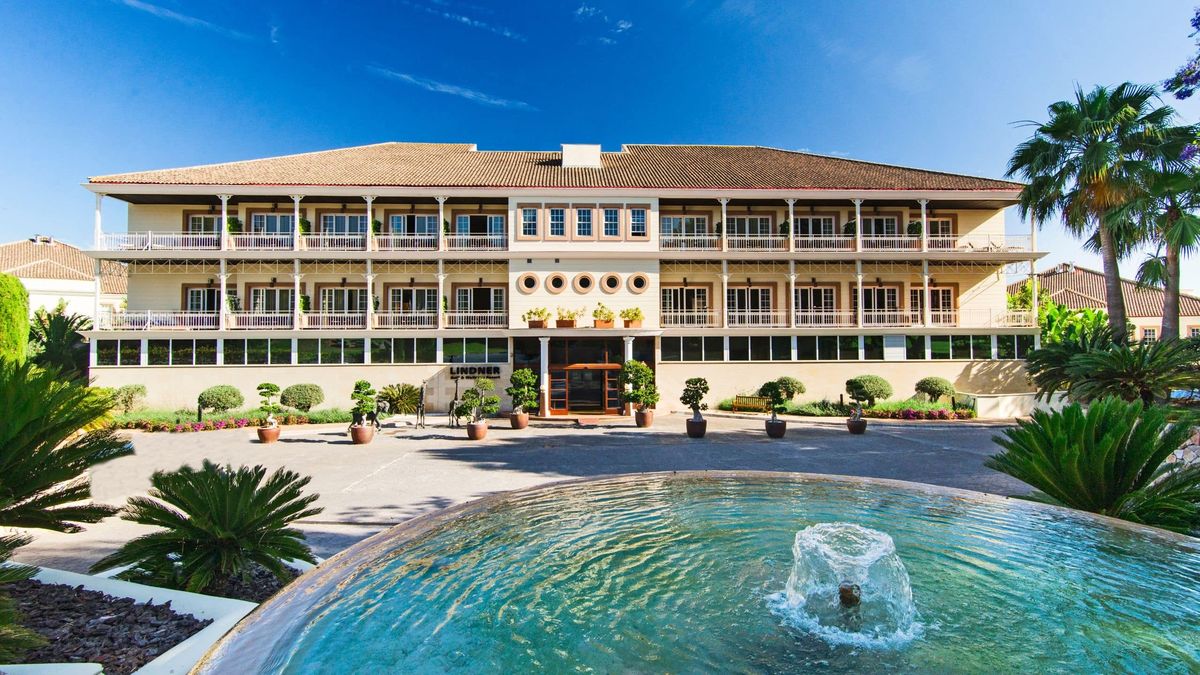 Fountain in front of the Lindner Hotel Mallorca Portals Nous