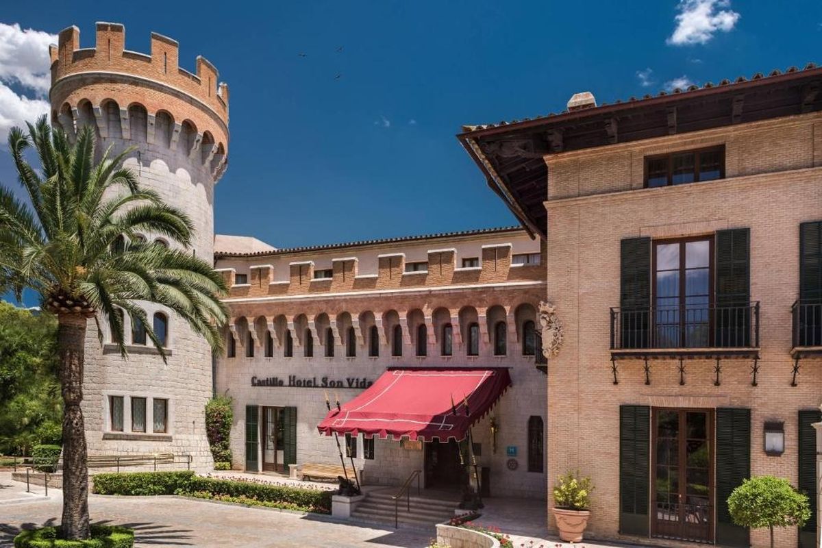Kasteeltoren en entree – Castillo Hotel Son Vida, Mallorca