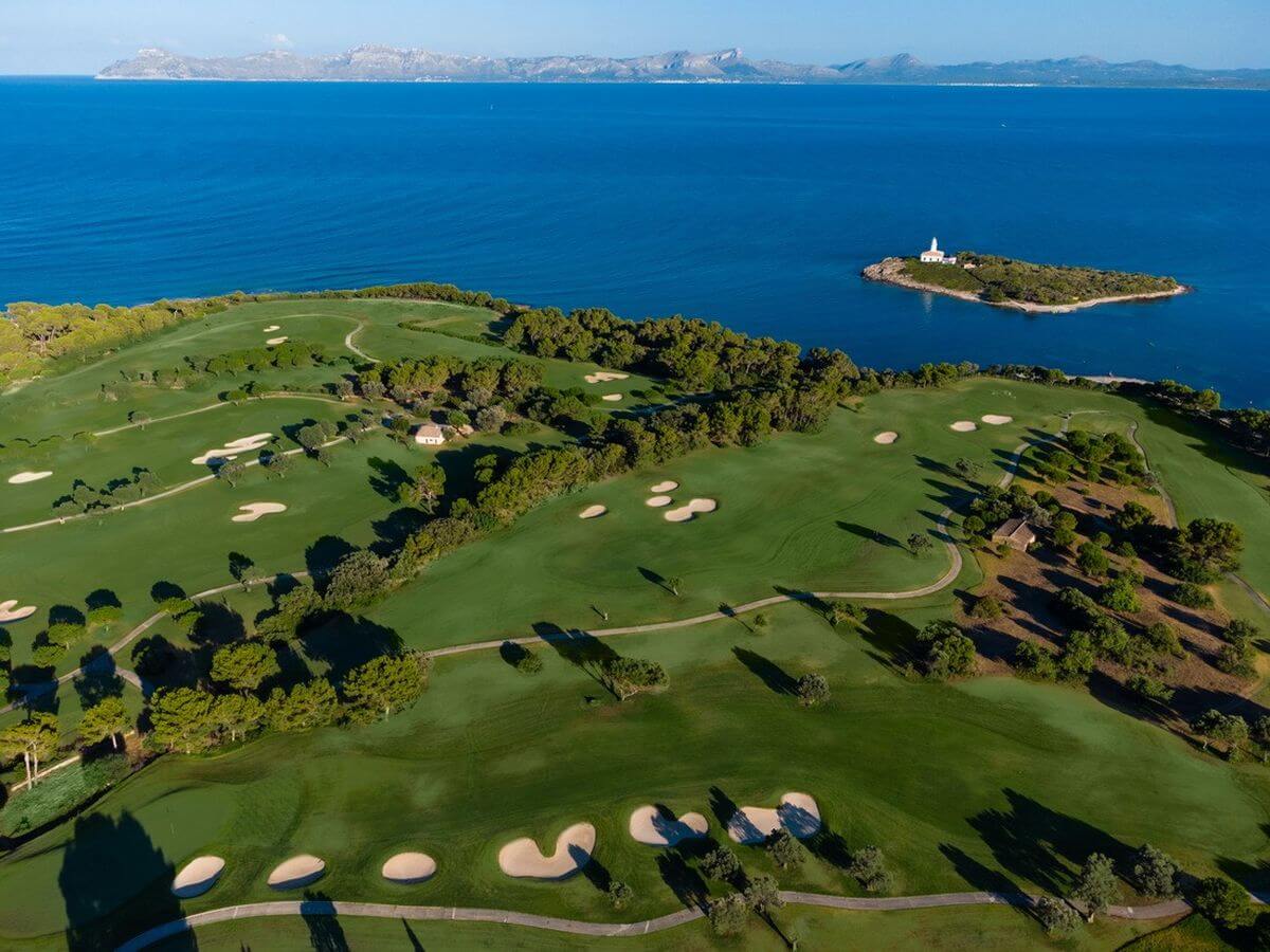 Rent2Play.Golf Alcanada 18-hole green fee certificate for golf course access and play on the scenic Alcanada course.